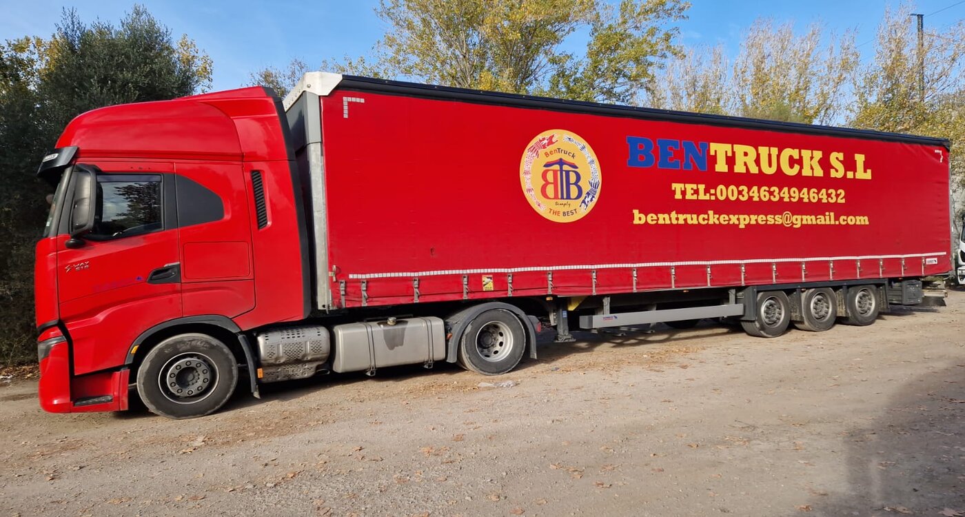 Photo of a truck transporting grains